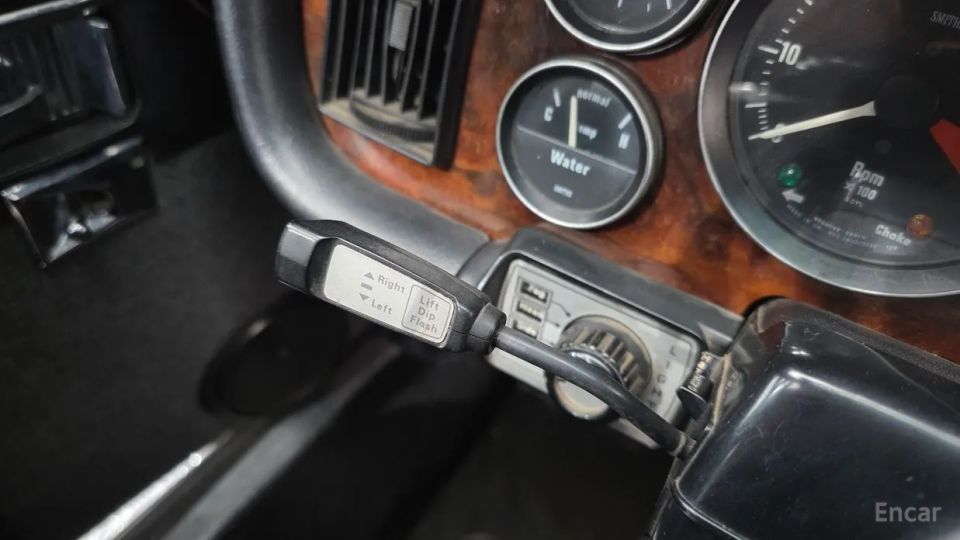Jaguar XJ-6
