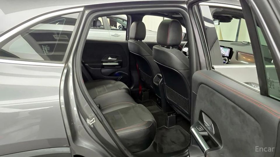 Mercedes-Benz GLA-Class