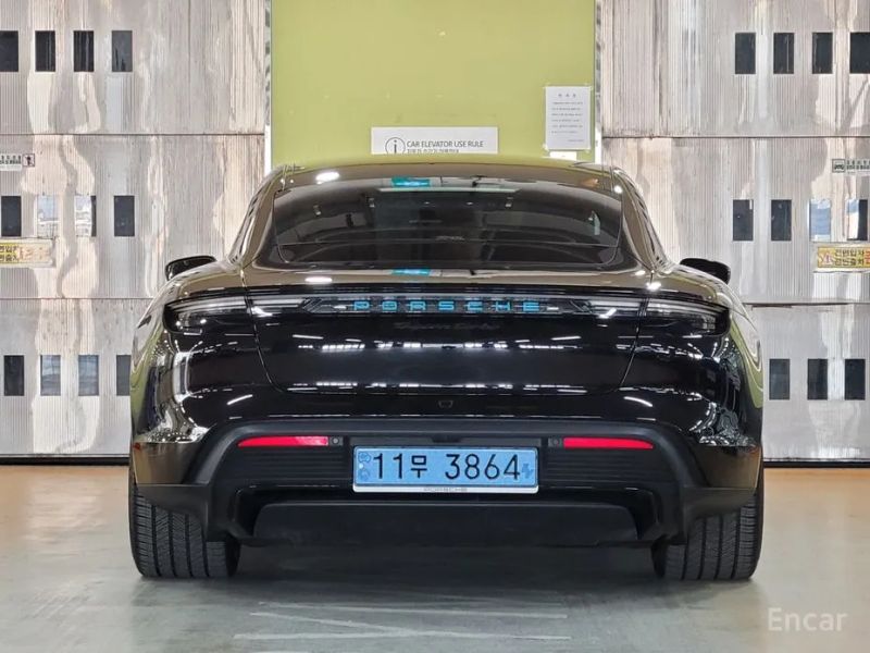Porsche Taycan