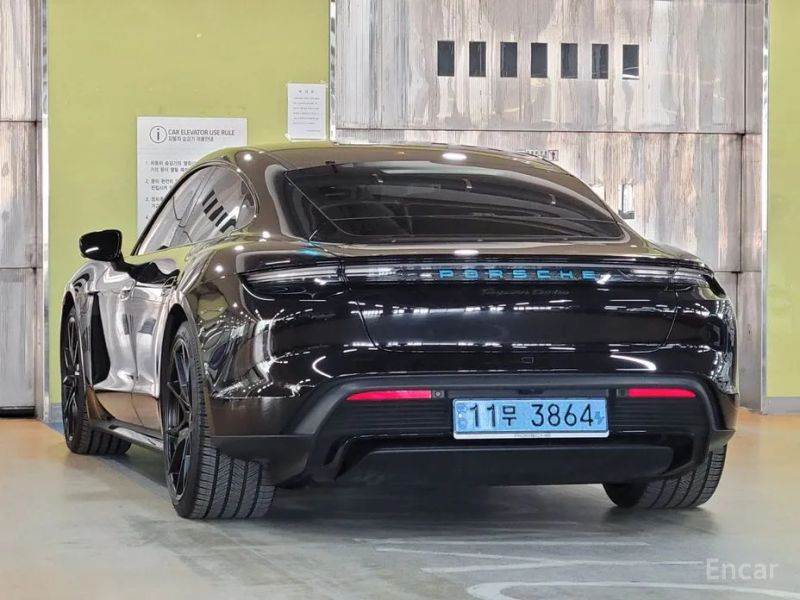 Porsche Taycan