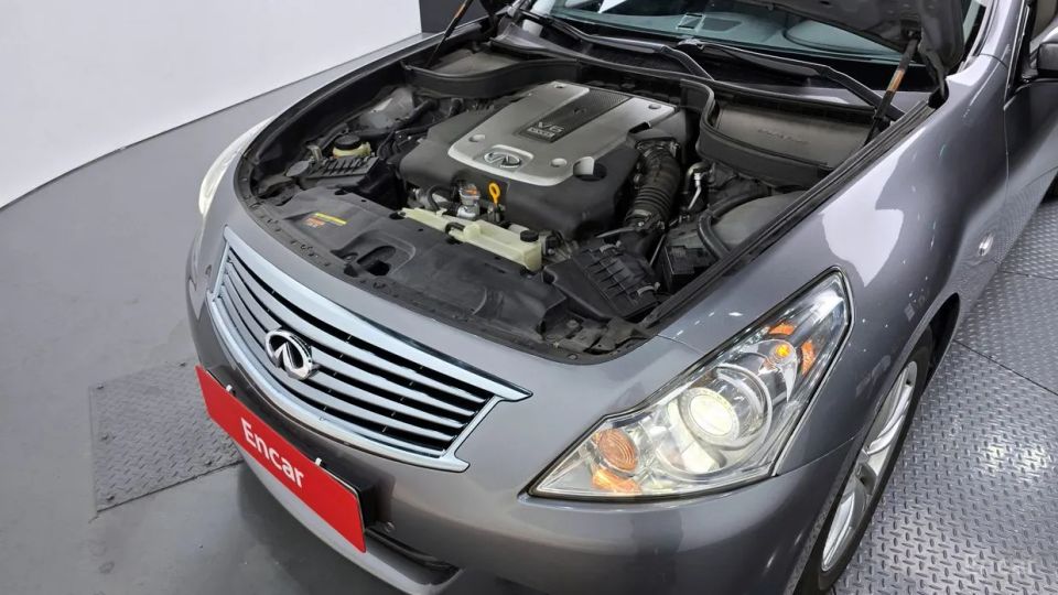 Infiniti G