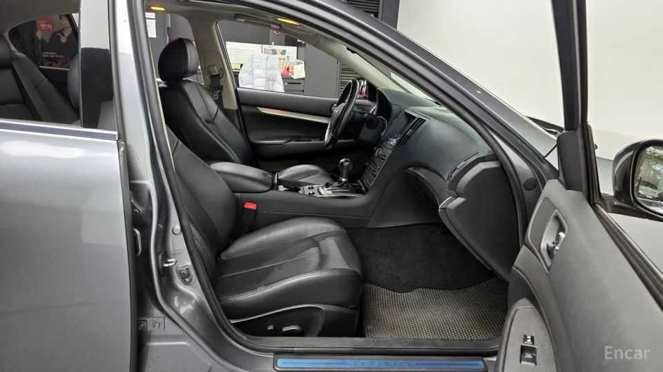 Infiniti G