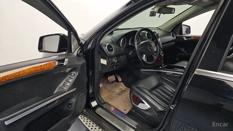 Mercedes-Benz M-class