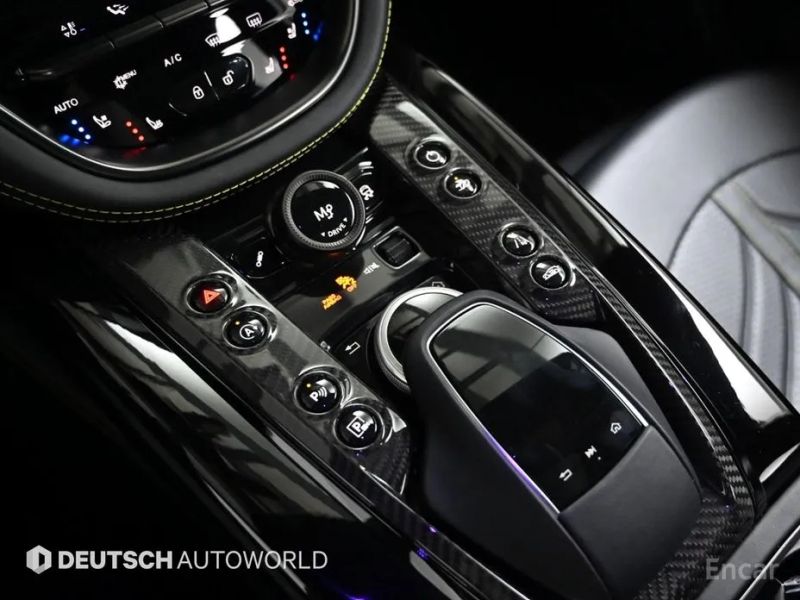Astonmartin DBX