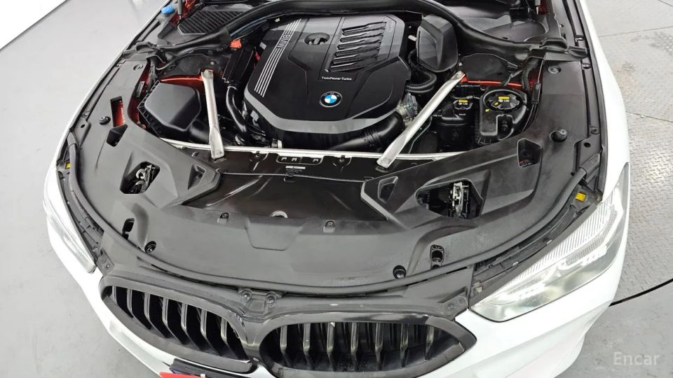 BMW 8-series
