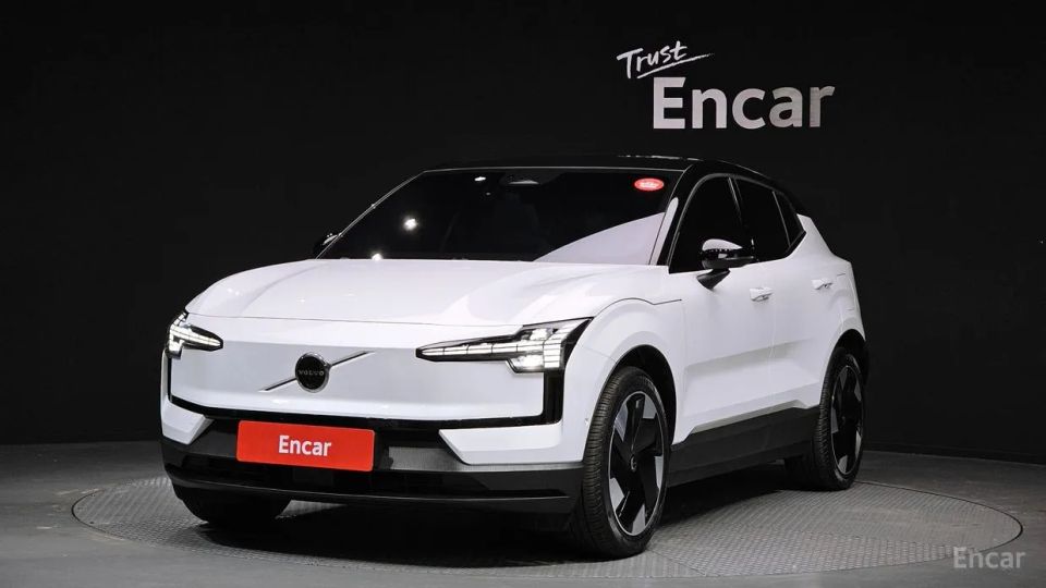 Volvo EX30