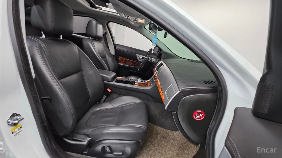 Jaguar xf