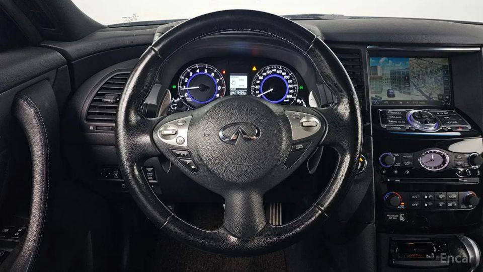 Infiniti QX70