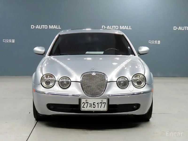 Jaguar S-TYPE