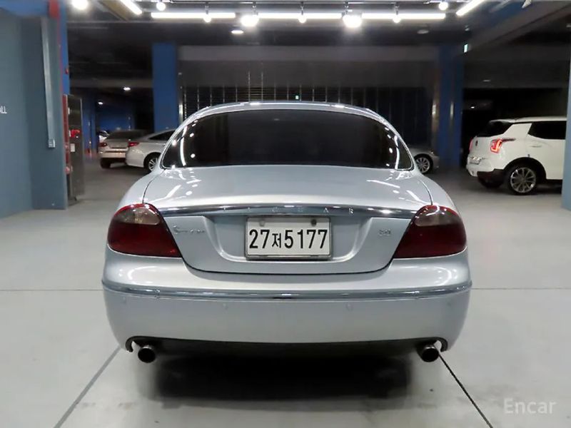 Jaguar S-TYPE