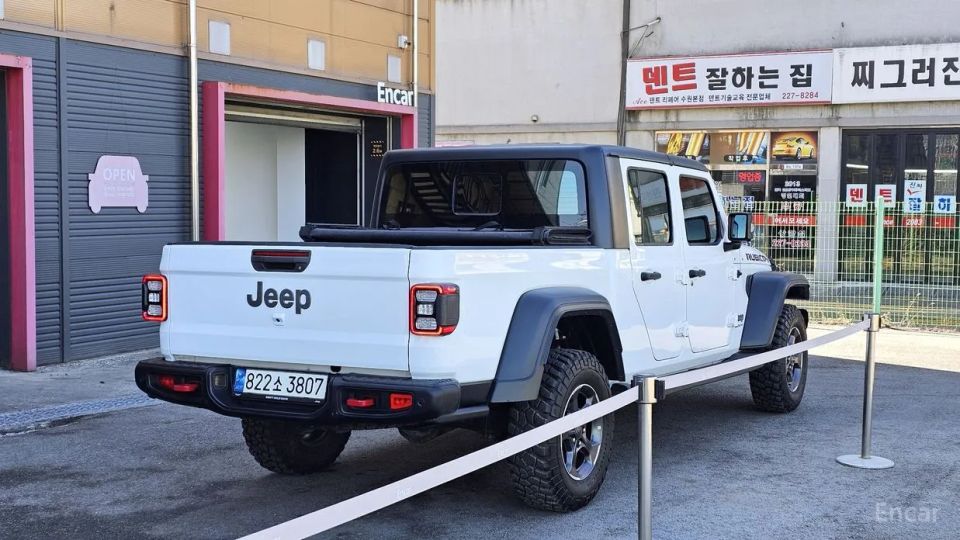 Jeep gladiator