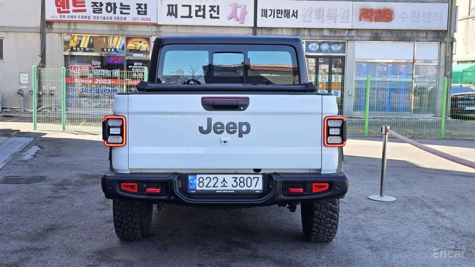 Jeep gladiator