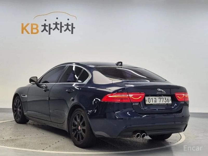 Jaguar XE