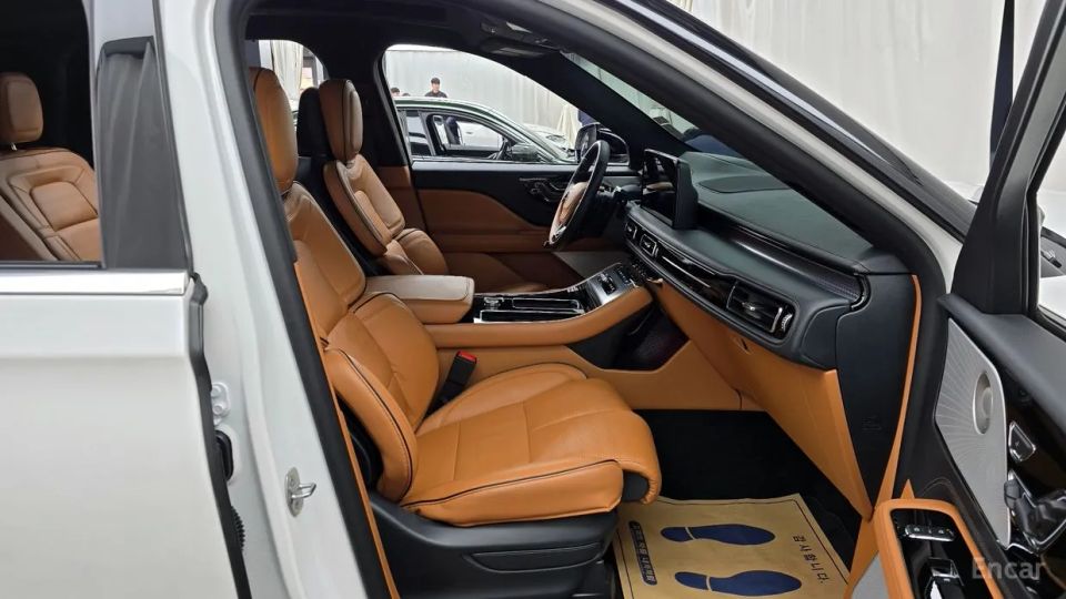 Lincoln Aviator