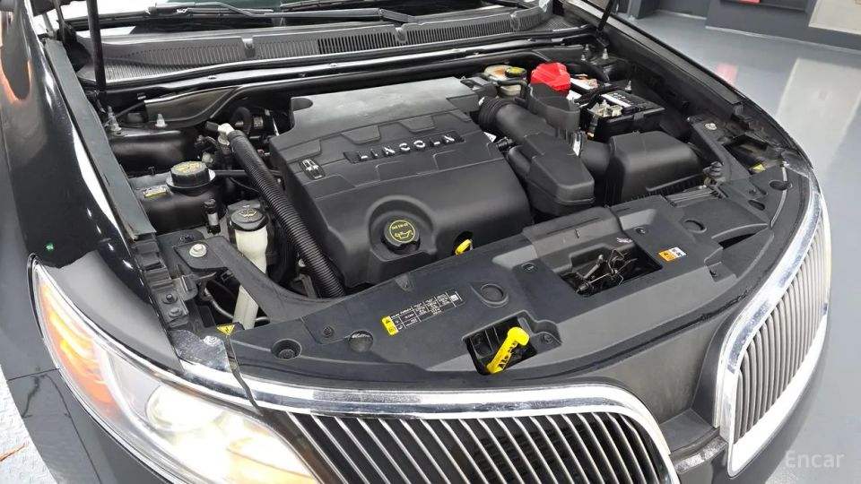 Lincoln MKS