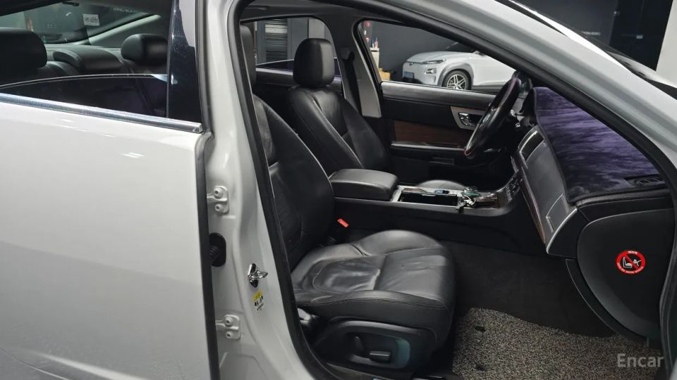Jaguar xf