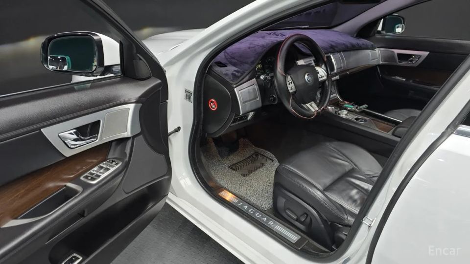 Jaguar xf