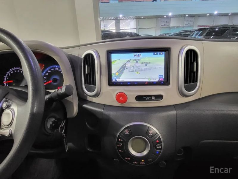 Nissan Cube