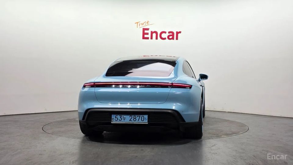 Porsche Taycan