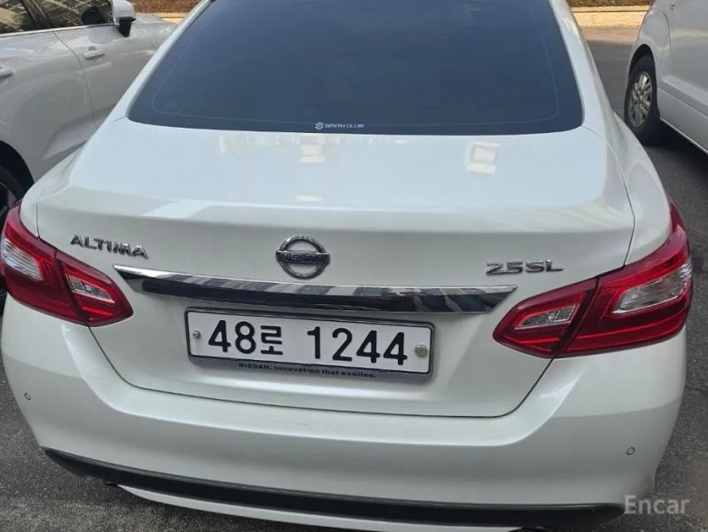Nissan altima