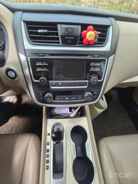 Nissan altima