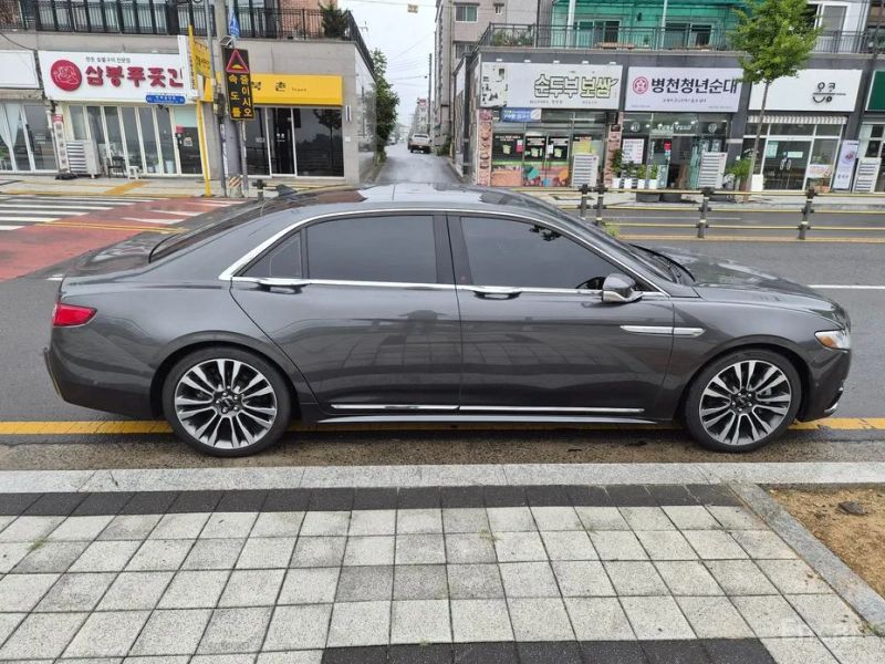 Lincoln Continental