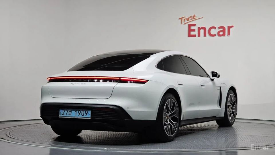 Porsche Taycan