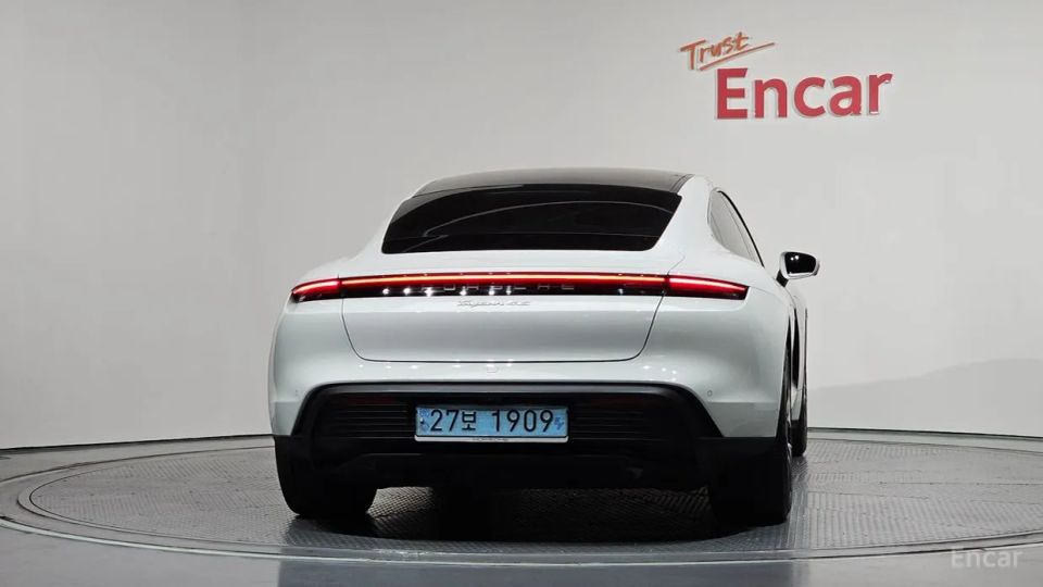 Porsche Taycan