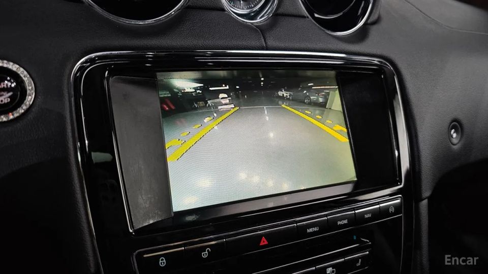 Jaguar XJ
