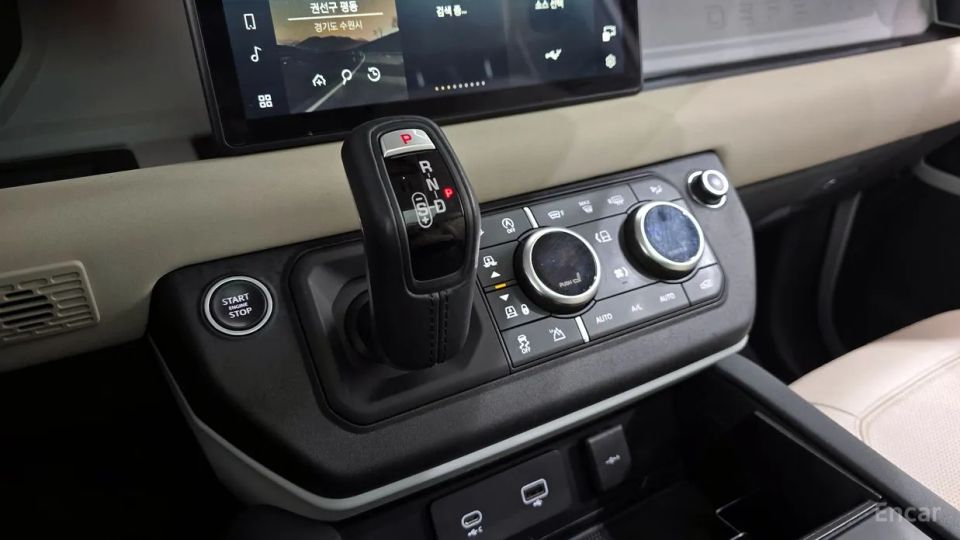 Land Rover Defender