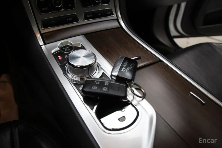 Jaguar xf