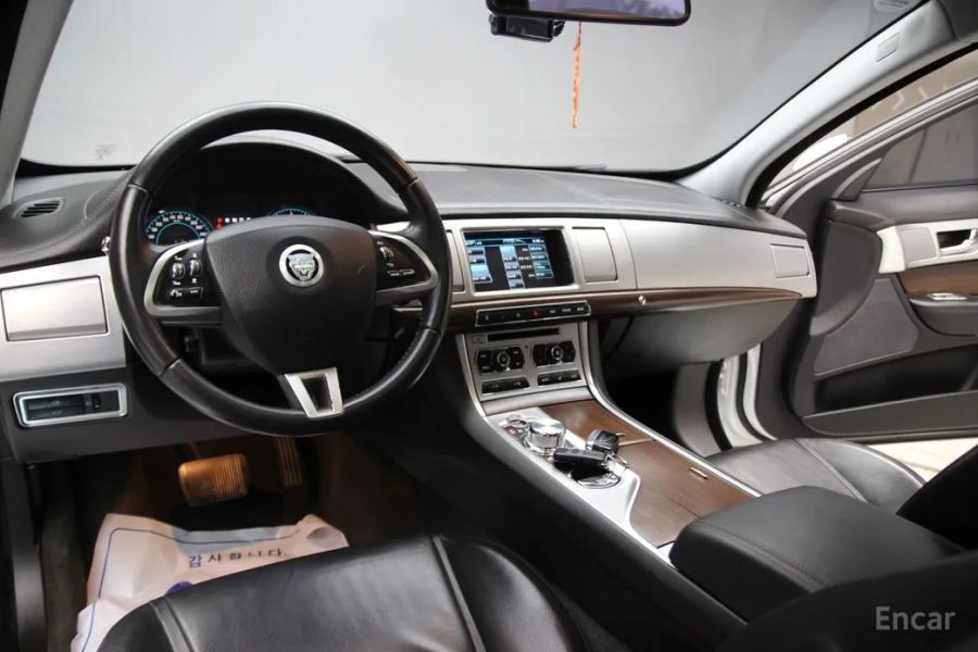 Jaguar xf