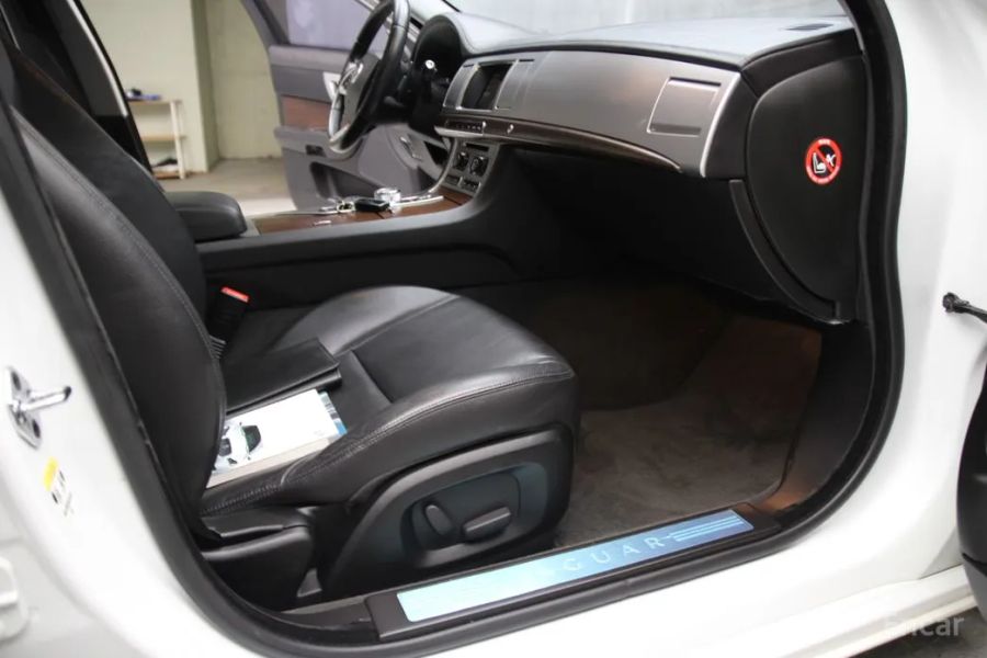 Jaguar xf