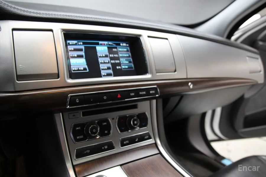 Jaguar xf