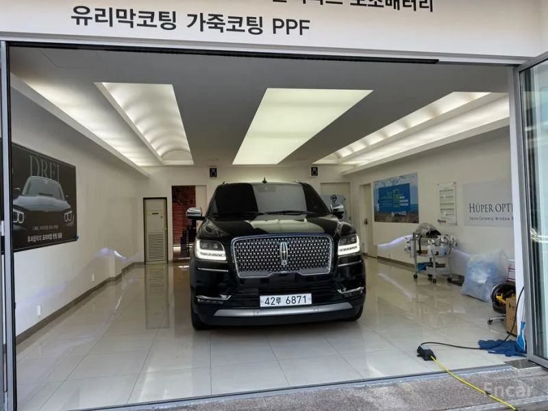 Lincoln Navigator