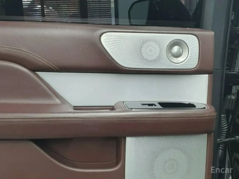 Lincoln Navigator