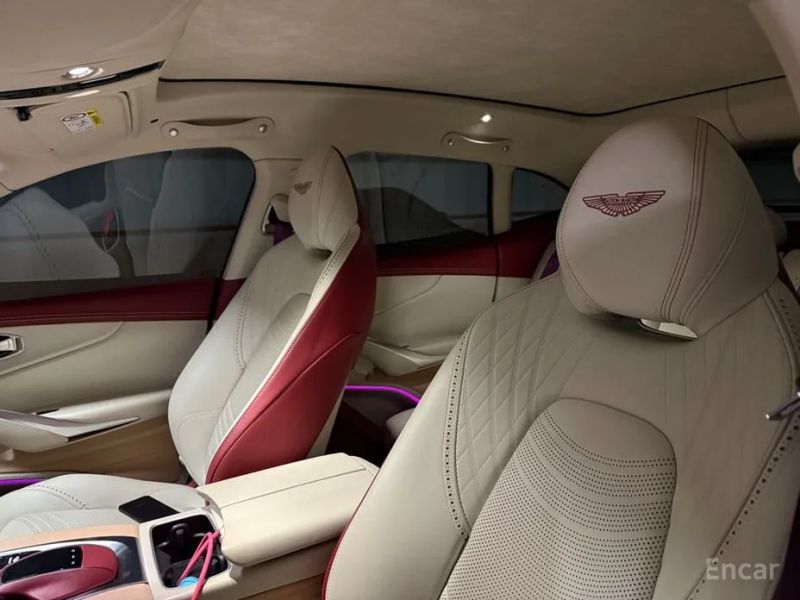 Astonmartin DBX