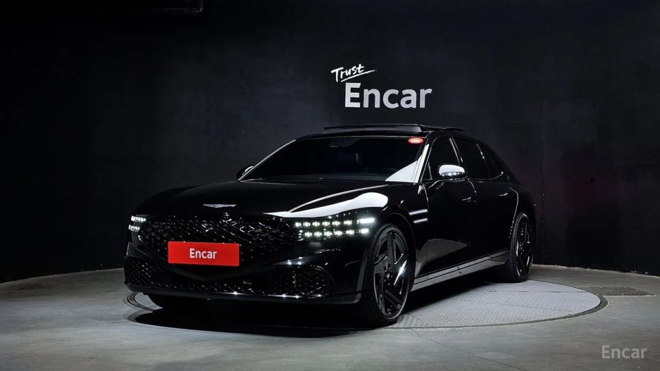 Genesis G90