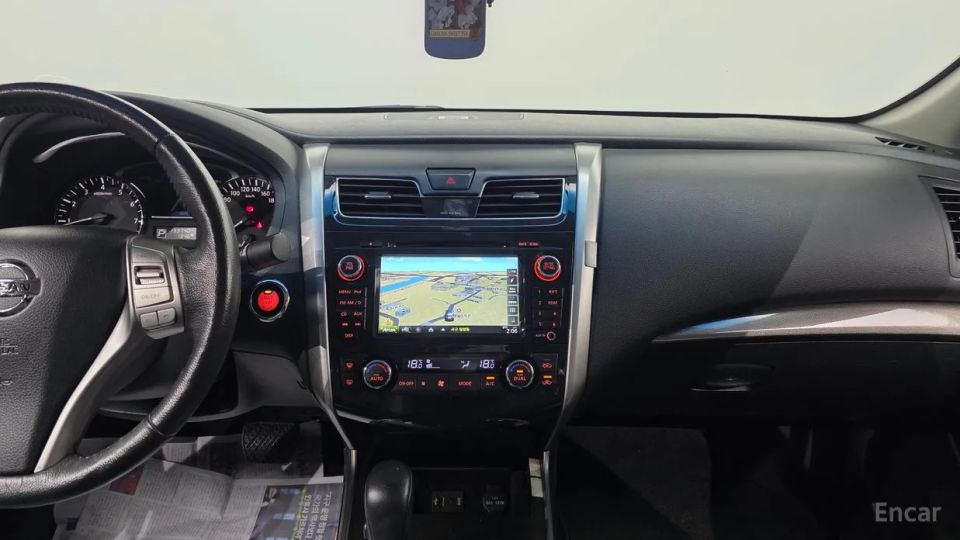 Nissan altima