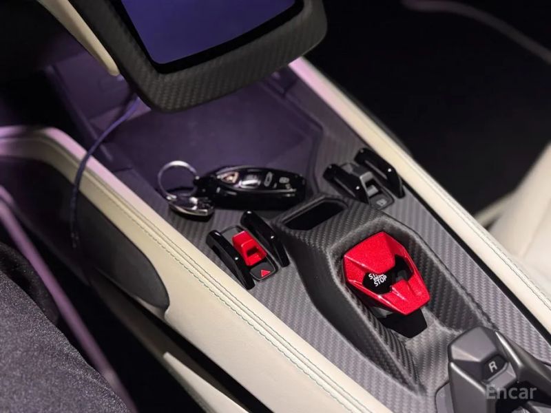 Lamborghini Revuelto