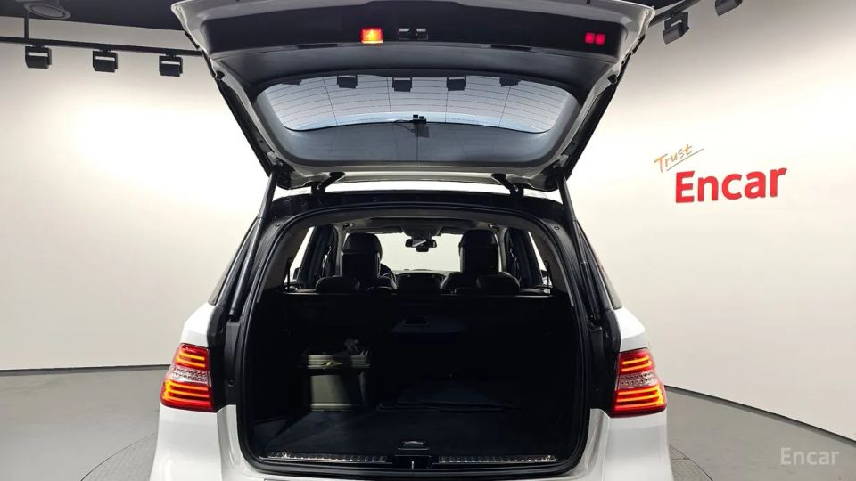 Mercedes-Benz M-class