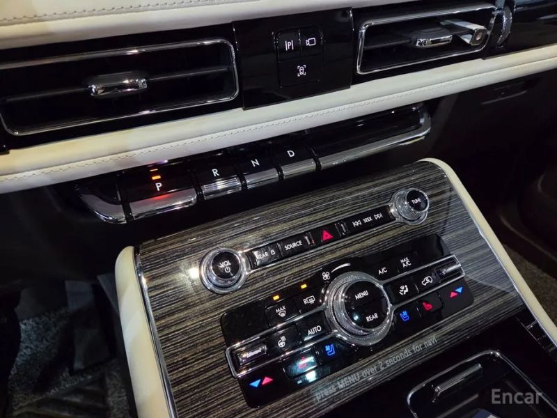 Lincoln Aviator