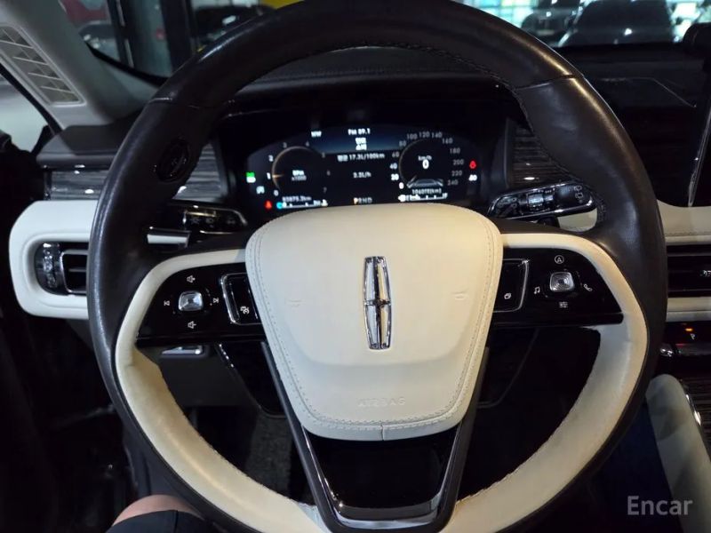 Lincoln Aviator