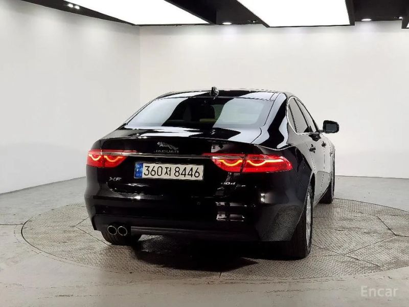Jaguar xf