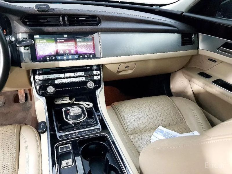 Jaguar xf
