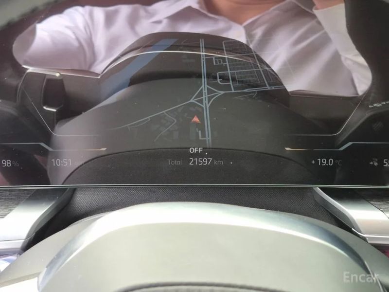 BMW i7