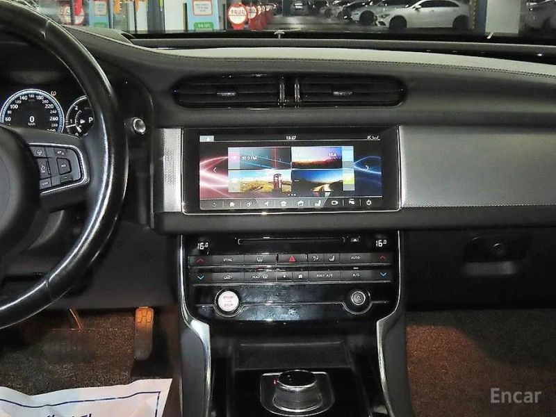 Jaguar xf