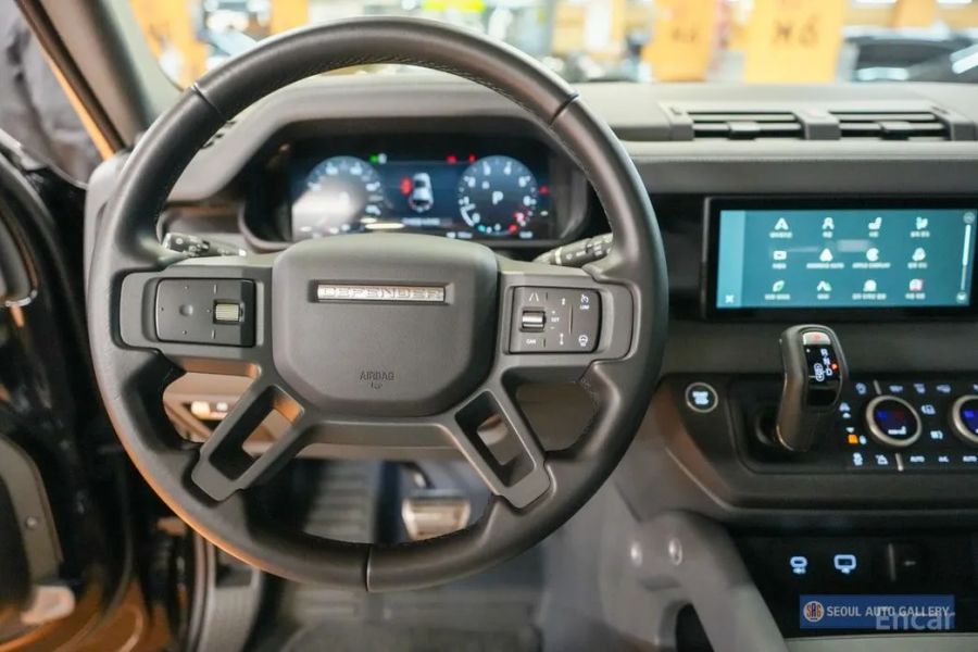 Land Rover Defender