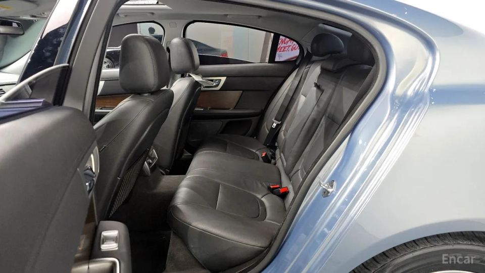 Jaguar xf