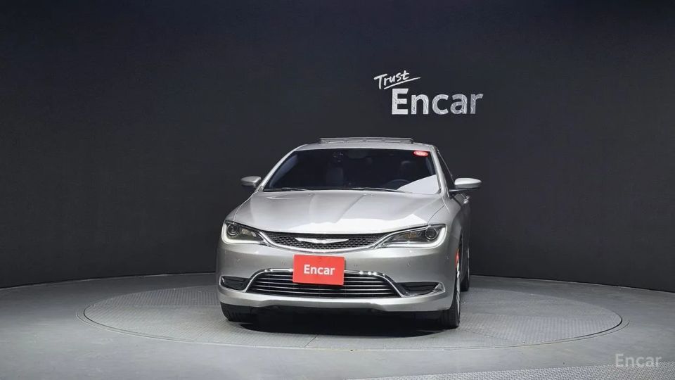 Chrysler 200